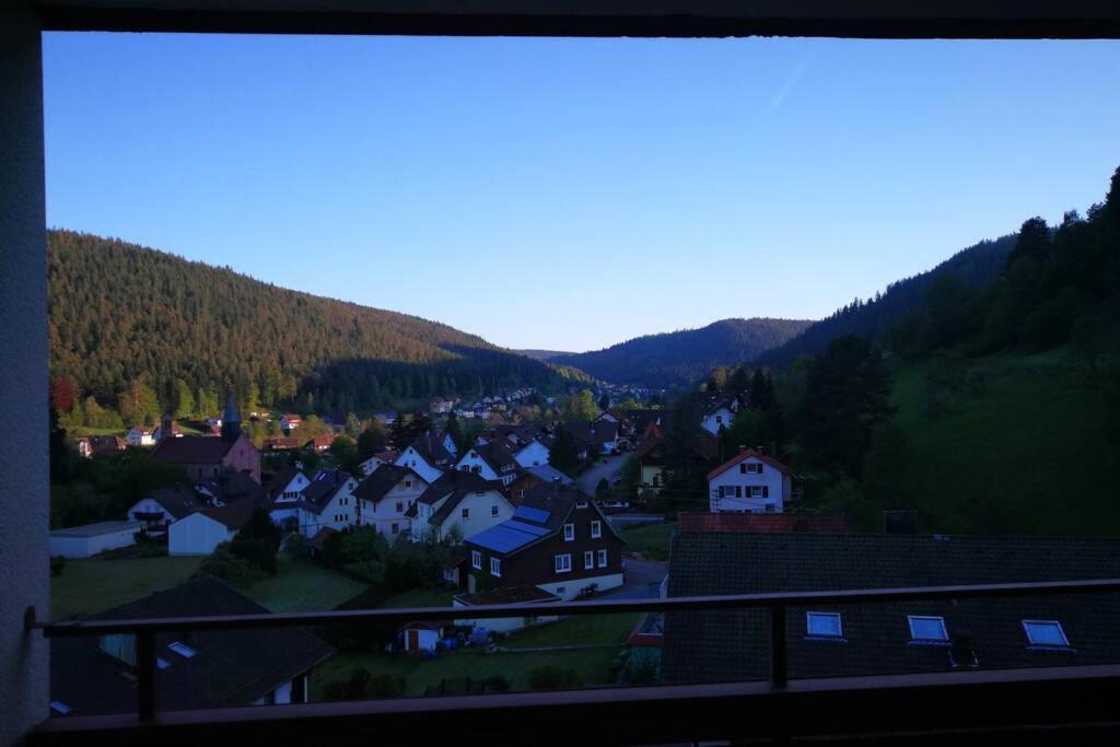 Tolle 1 Zimmer Ferienwohnung Mit Super Aussicht Enzklösterle Exteriör bild